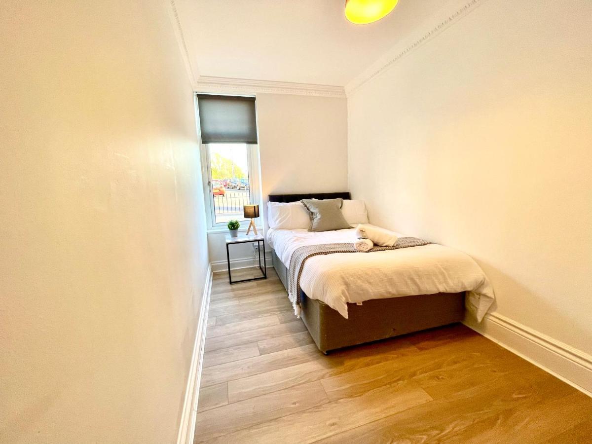 Huge Serviced Apartment With Free Parking Jesmond エクステリア 写真