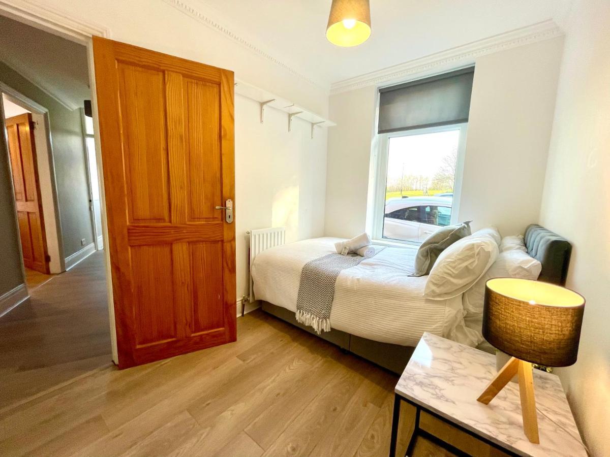 Huge Serviced Apartment With Free Parking Jesmond エクステリア 写真
