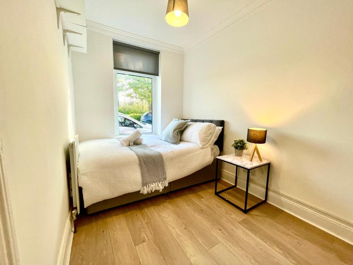 Huge Serviced Apartment With Free Parking Jesmond エクステリア 写真