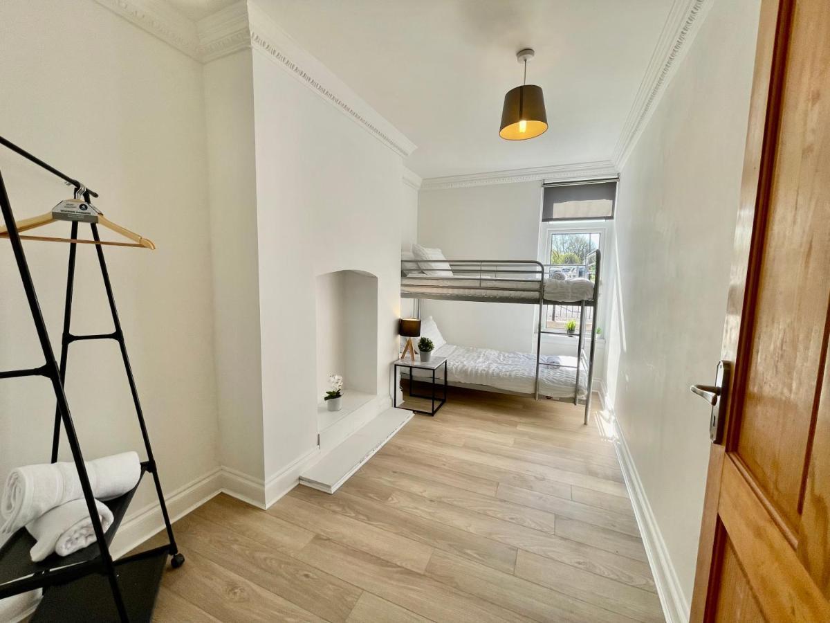 Huge Serviced Apartment With Free Parking Jesmond エクステリア 写真