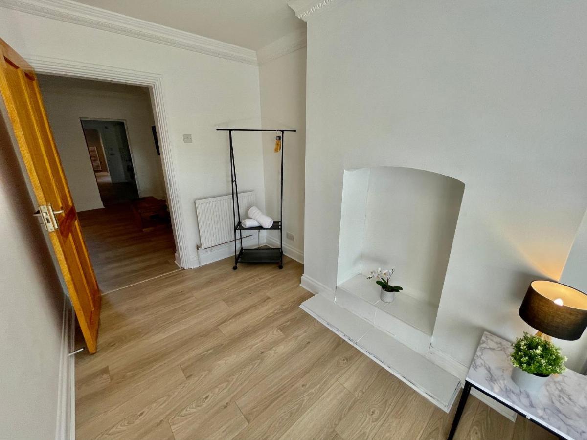 Huge Serviced Apartment With Free Parking Jesmond エクステリア 写真