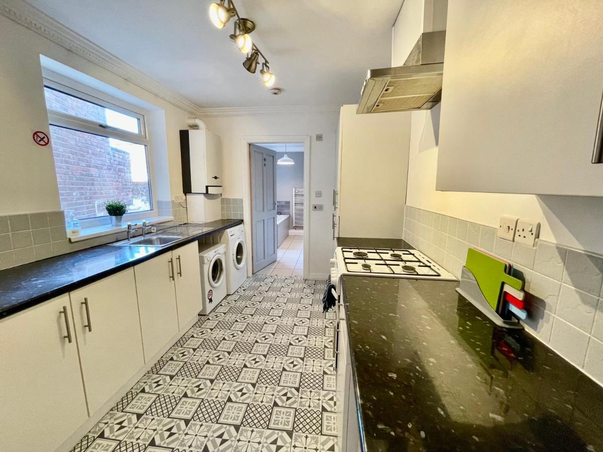 Huge Serviced Apartment With Free Parking Jesmond エクステリア 写真