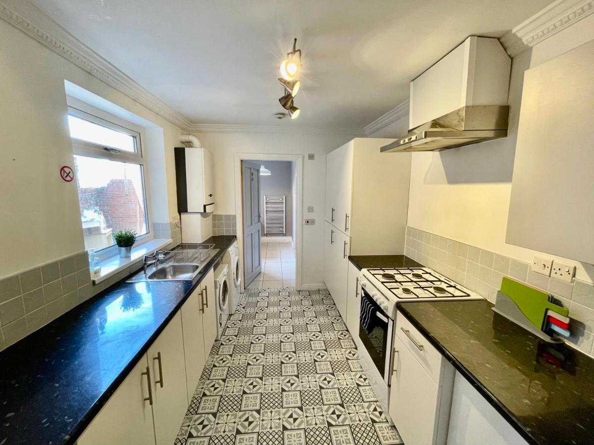 Huge Serviced Apartment With Free Parking Jesmond エクステリア 写真